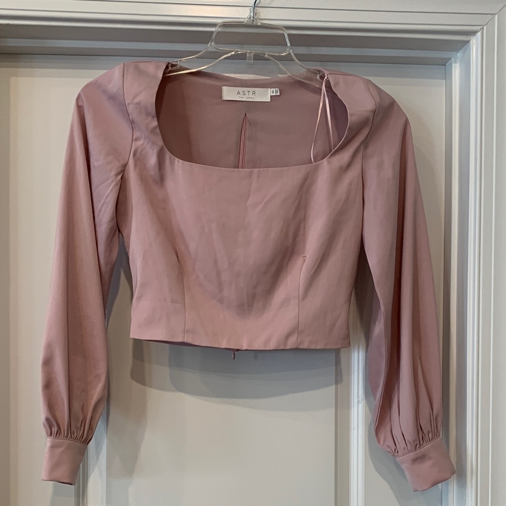 ASTR the Label dusty pink Long Sleeve Blouse cropped XS NWOT
